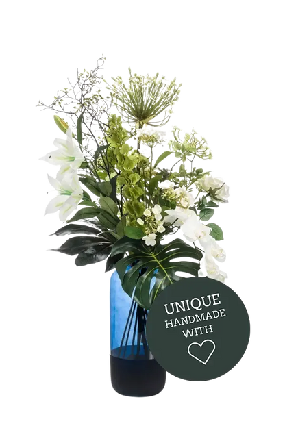 Künstlicher Blumenstrauß - Edda auf transparentem Hintergrund mit echt wirkenden Kunstblättern. Diese Kunstpflanze gehört zur Gattung/Familie der "Blumensträuße" bzw. "Kunst-Blumensträuße".