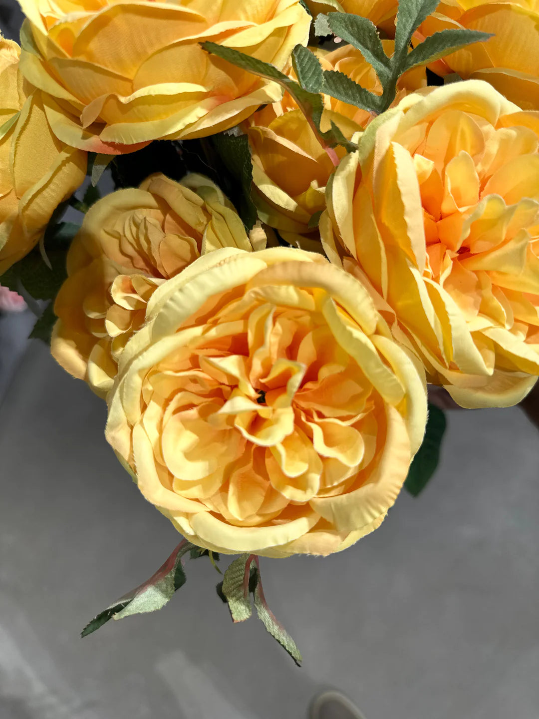 Bouquet de rosas com 10 cabeças de flores - Thalia | 45 cm